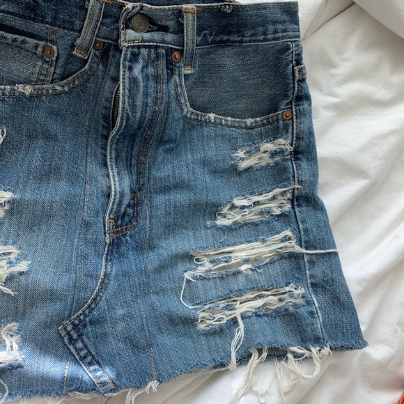 Vintage Levi’s distressed 505 denim skirt - Picture 2 of 3